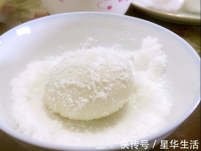 腌咸鸭蛋，就只放盐？学会这2招，时间快起沙又流油