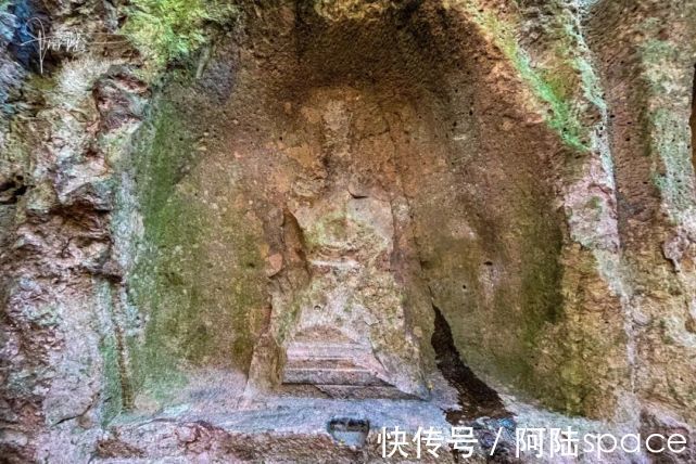 结跏趺&宝石山上的摩崖造像本是经典,奈何现在有几座却被“补”成了笑话