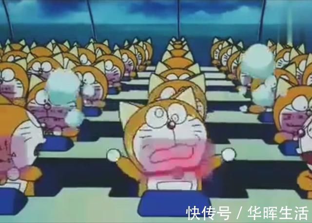 哆啦原来哆啦A梦一出生并不是蓝色，变色过程也太惨了