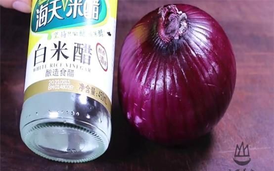 蚊子|把白醋倒在洋葱上,真是太厉害,很多人不知道有啥用,长知识了