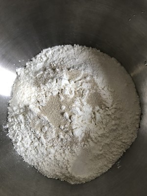 这种三角饼卖的都很贵,教您在家做,外酥里软,咬一口酥掉渣