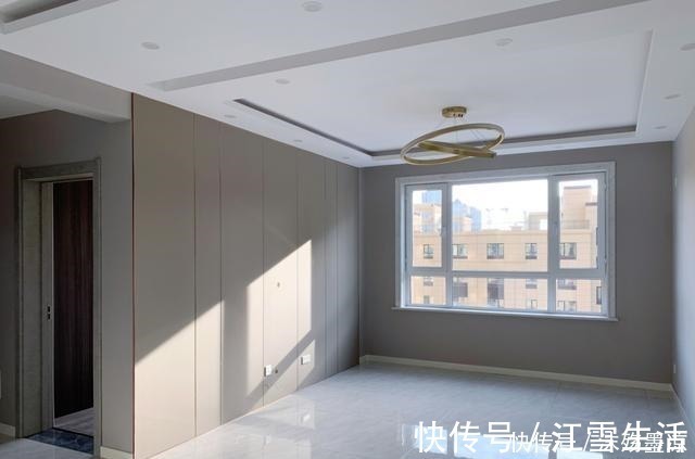 电视墙|装修轻奢风，保洁做完很漂亮，全屋贴墙布，硬包做电视墙很喜欢！