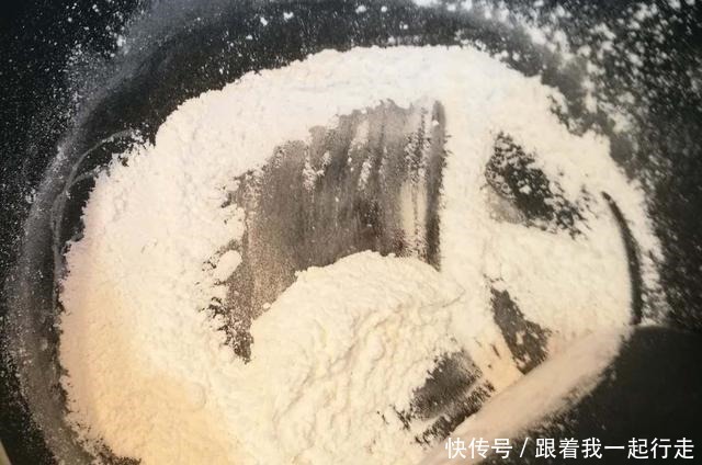 零失败的雪媚娘做法，清甜软滑，口感丰富，简单好吃又便宜