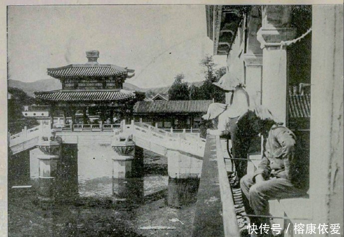 八国联军|老照片,慈禧西逃后的颐和园,一片荒芜成为八国联军的游乐园