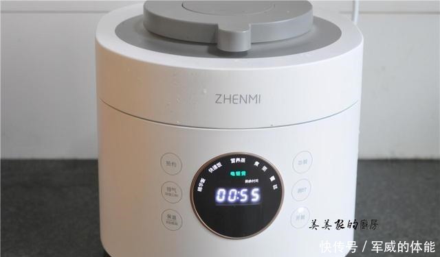 天冷,这早餐一定要试试,制作不过五分钟,比芝士蛋糕更细腻!