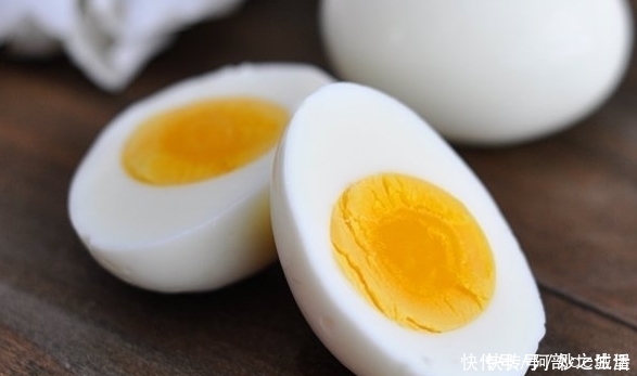 区别|每天吃鸡蛋的人不吃鸡蛋的人有什么区别呢?差距真大
