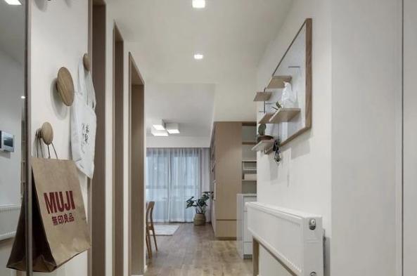 展示台|84㎡日式温馨时尚空间L型书架式电视墙，颜值高又可当收纳