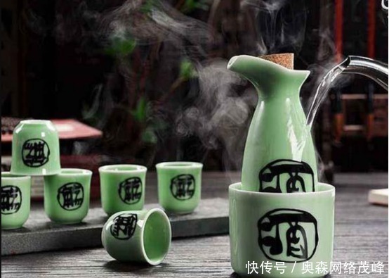 白酒|现代人喝酒都直接喝,为何古人喝酒却要烫一下?难道热酒比较好喝