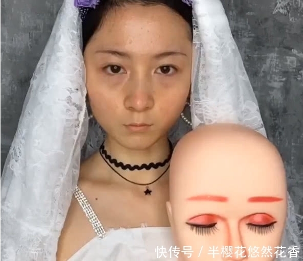 化妆|奇闻:皮肤黑的新娘化完妆后,被质疑是假人,网友:晚上看不得