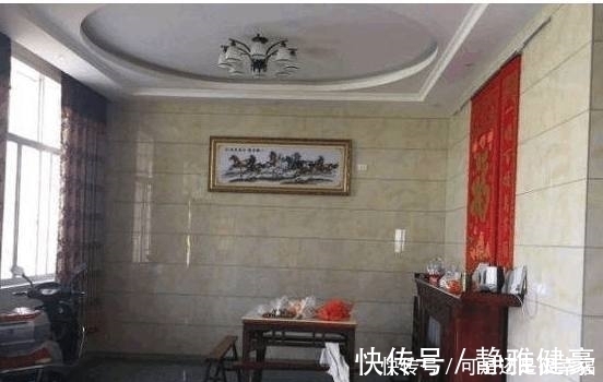 齐家敏敏|表哥花50万建农村小三层，一进门我就憋着笑，这房子给我都不住！