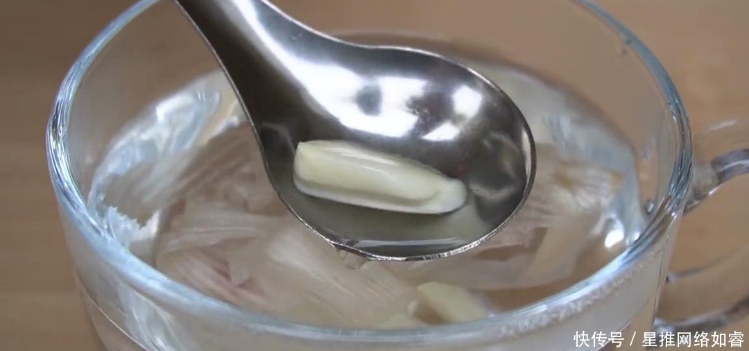 大蒜皮不要扔掉了,几个用途花钱都买不到,真是长见识了