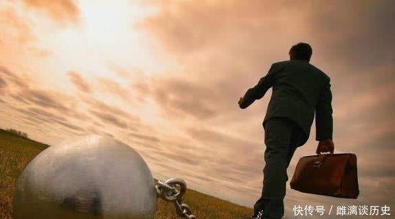 深交|爷爷告诫我:酒桌上有这两个动作的人,一般“城府很深”,别深交