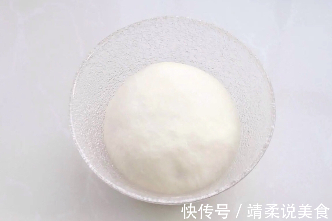 自制美味诱人的大披萨，瀑布拉丝老过瘾了，比必胜客里的还好吃！