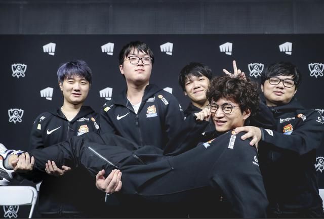 舆论|LOL：SN教练叉烧赛后将TES送上舆论巅峰，给卡萨的欠条看懵观众