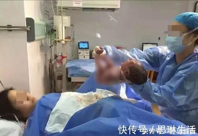 孕妇|生下双胞胎后,产妇却大喊“等一下”,医生检查后,发现意外惊喜