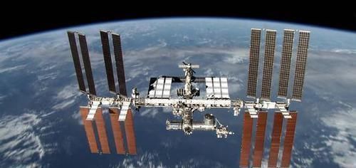 东方红 东方红一号还在轨运行,失去动力50年,它为何“永不落”