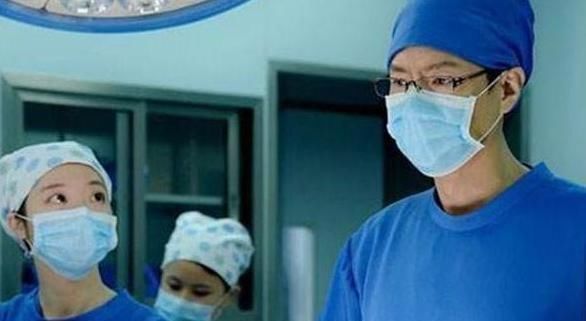 宝宝|宝宝出生后笑得可爱,医生却扇一巴掌,妈妈得知原因后急忙道谢