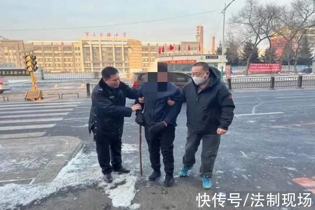 民警|七旬老人倒在地上冻得直哆嗦，多亏他们出手了