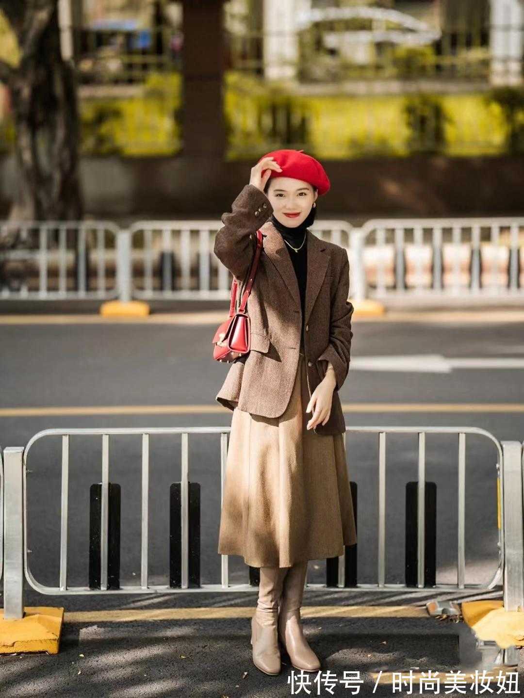 运动裤|这才是“新年”该有的穿搭,红红火火又洋气,照穿美成了焦点