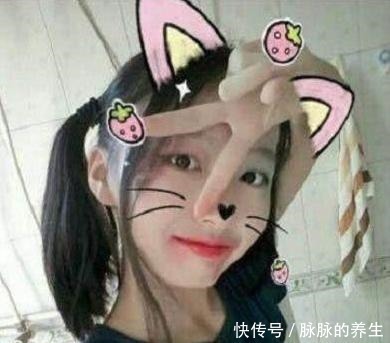 家长|为了防止儿子早恋,妈妈将他打扮成“女孩”,却因太好看被追求!