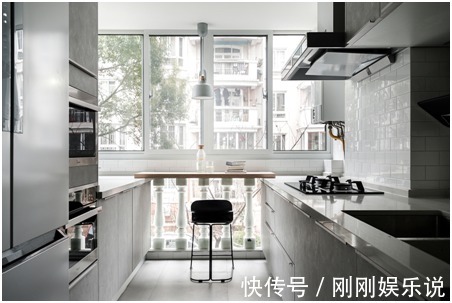 顶吸式|为什么聪明人宁愿多花钱也要买集成灶看了别人家的厨房，我信了