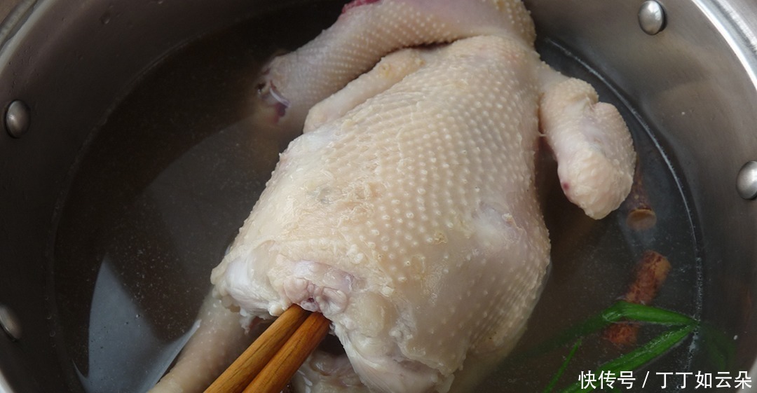 鲜美|炖鸡最忌直接下锅，教你正确“3不放”窍门，汤汁鲜美无腥味！