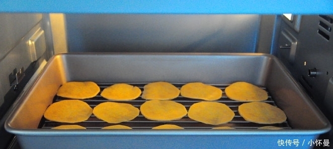 想吃红薯片不用买,教你简单做法,烤一烤就能吃,想吃多少烤多少