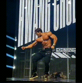 腱子肉|38岁“亚洲肌肉舞王”，一身腱子肉爱跳街舞，婚礼现场成焦点