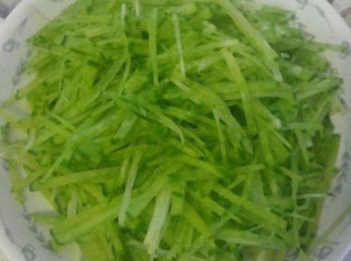 止咳化痰|冬天，這個菜要多買給家人吃，幾毛錢一斤，潤肺敗火還止咳化痰