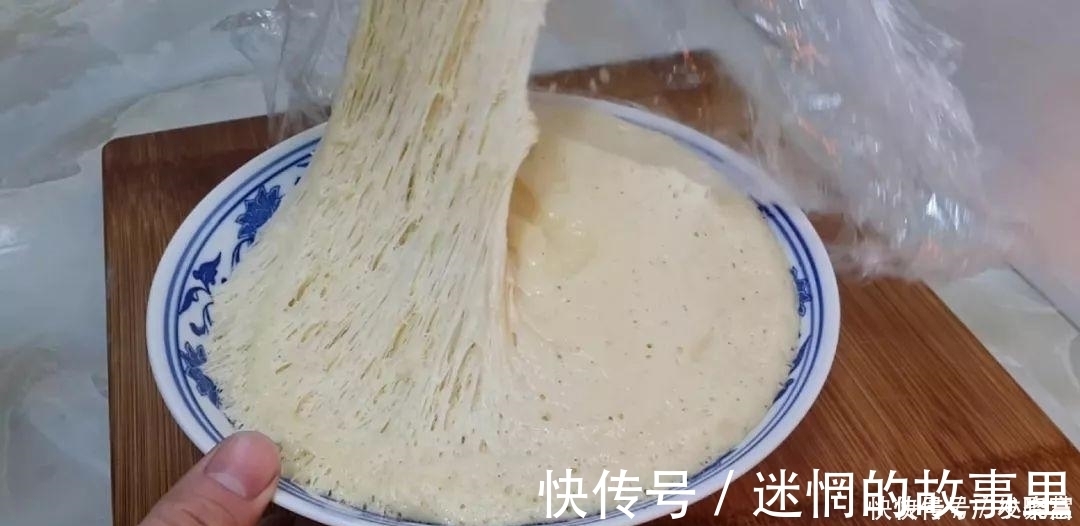 油条|2个鸡蛋,1袋牛奶,不用一滴水,比油条面包还好吃,放凉都不会硬