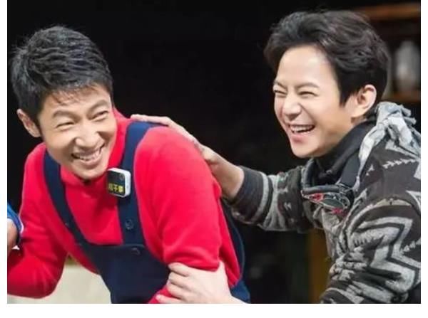 何炅調侃撒貝寧：為什么董卿是一姐，你還是小撒？撒貝寧巧妙回復