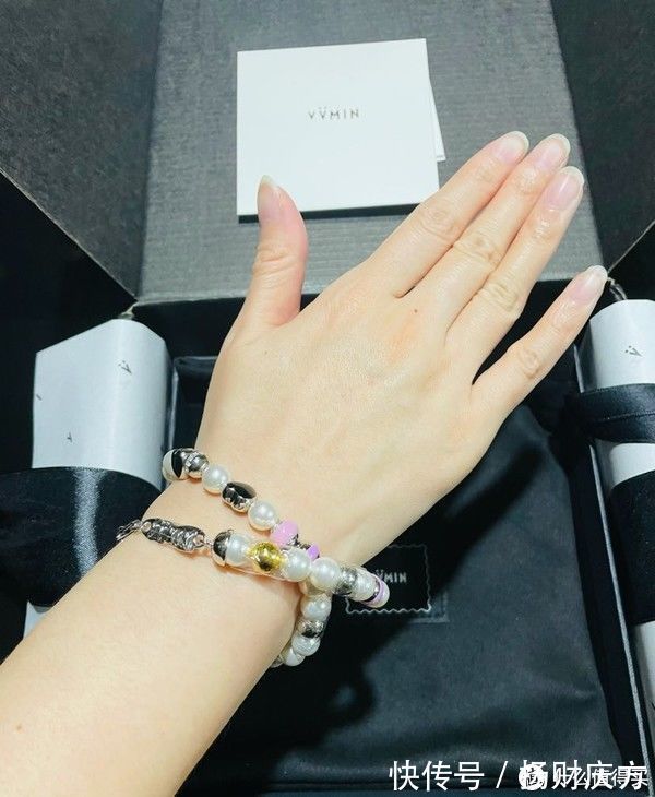 女神@别忘了11.11是光棍节!拒绝直男礼物,教你用一条项链搞定女神!