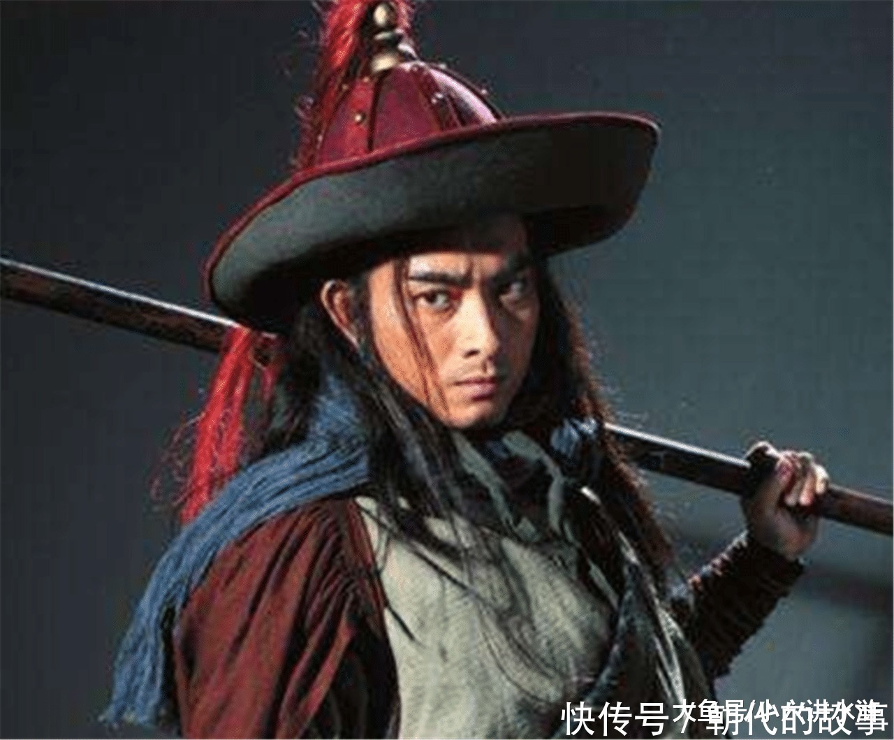 同样是拿了宋江的十两银子,武松和李逵的反应,就能看出人品高低