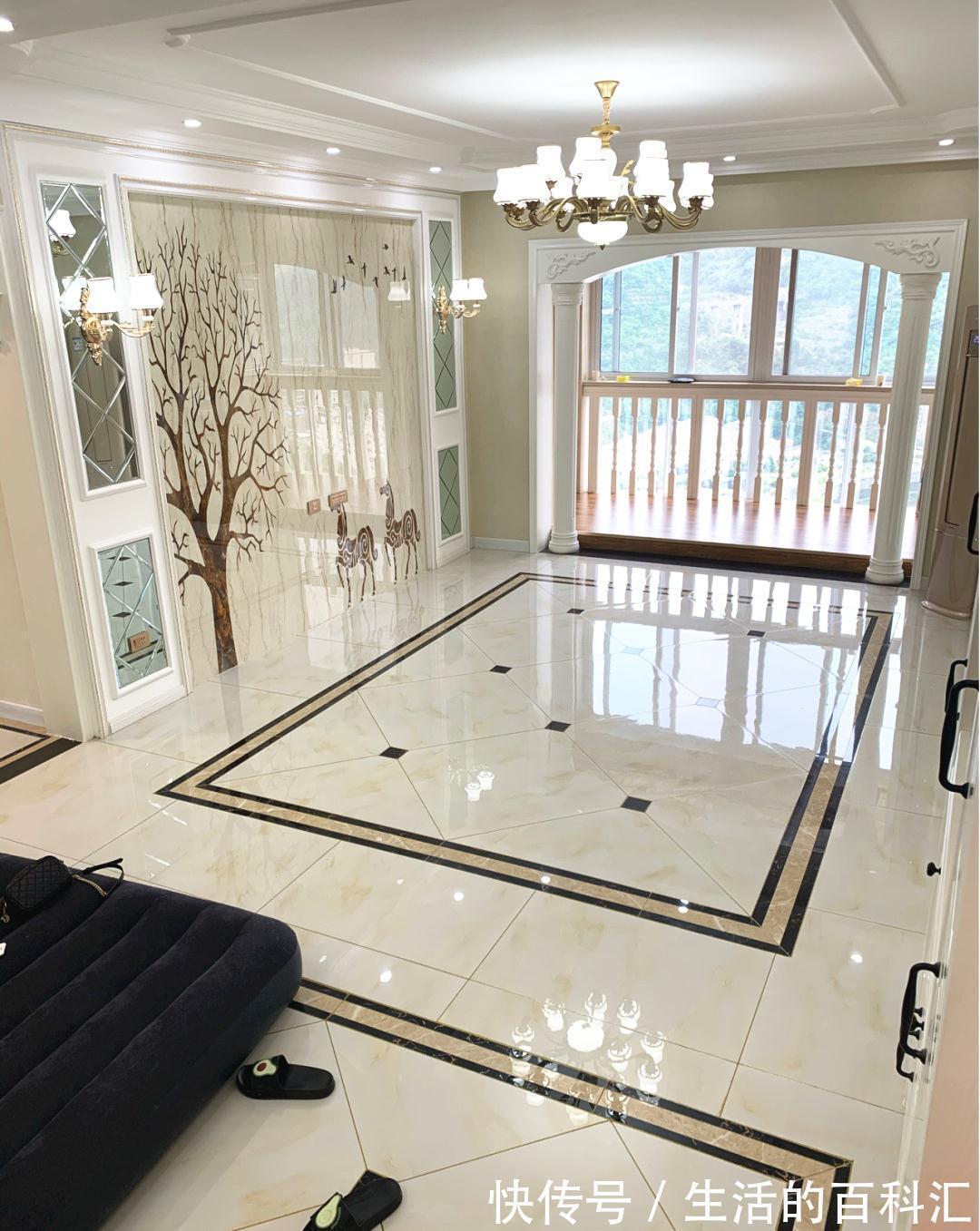 墙面|70㎡小户型,硬装刚结束,电视墙大气上档次,榻榻米房是最大亮点