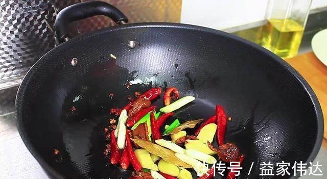 酱牛肉时,记住“1腌2泡”的窍门,牛肉香嫩无腥味,还缩水少