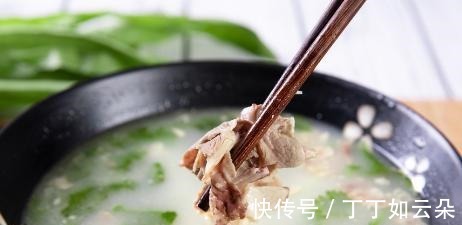 香味|炖羊肉，记得不放“3黑”放“3白”，羊肉滑嫩膻味小，汤鲜味美！