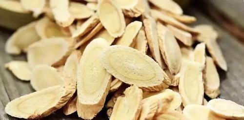 红枣枸杞|女人气血不足别担心，多喝以下几种水，有效帮你补气血！