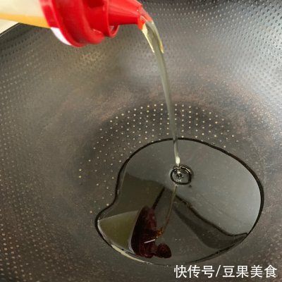 家常|人气家常下饭菜蒜蓉粉丝蒸丝瓜，一秒征服家人的胃