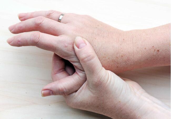 血栓|体内有血栓,身体会出现3个表现,学会一个动作,或能帮你化解