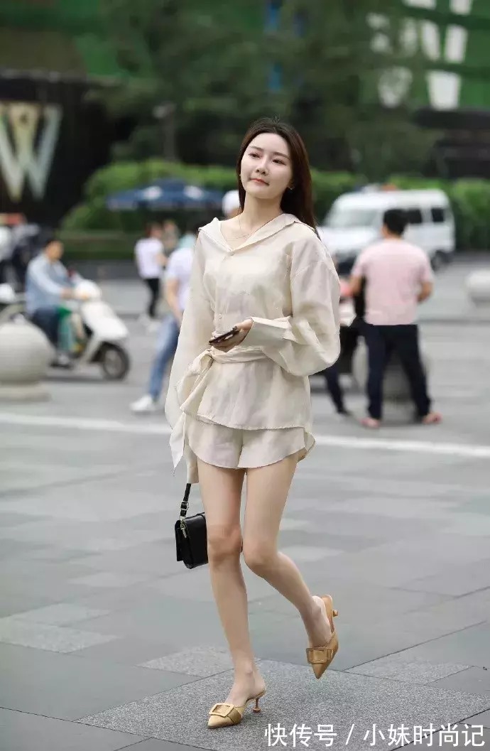 蕾丝|初秋逛街搭配高跟鞋,走到哪里都是焦点