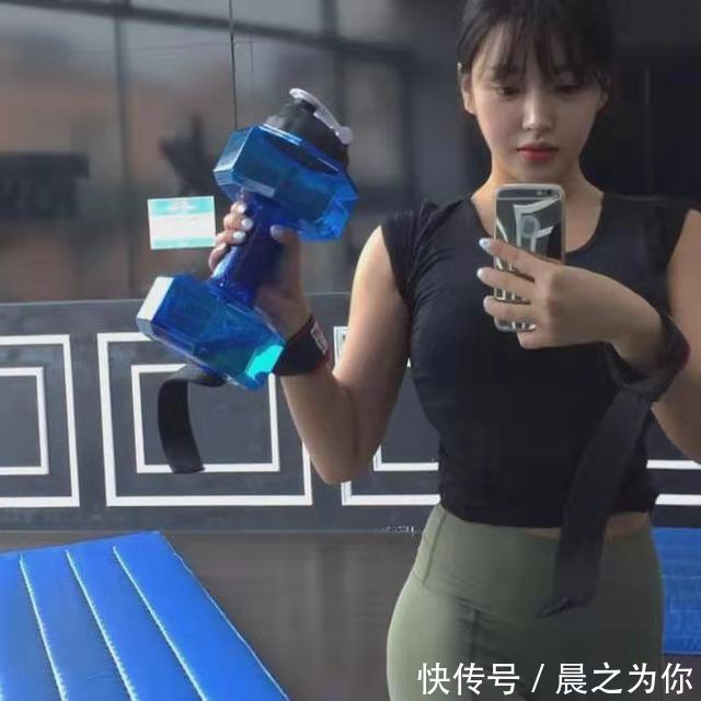 亚洲地区|韩国女孩热爱健身，坚持4年成专业教练，微胖的女孩真的很美