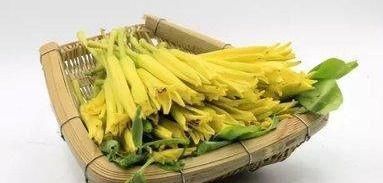 黄花菜|女性过了30岁常吃3种食物，补充营养，缓解疲劳，增强体质