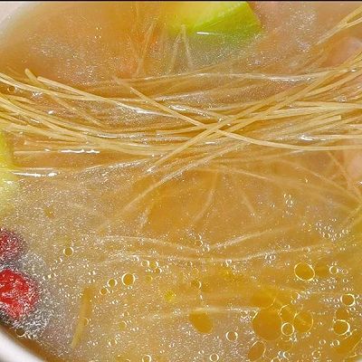 红枣枸杞|小骨粉丝汤