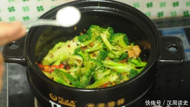 建议中年女性:上了年纪要常吃这菜,营养不比牛奶差,身体好