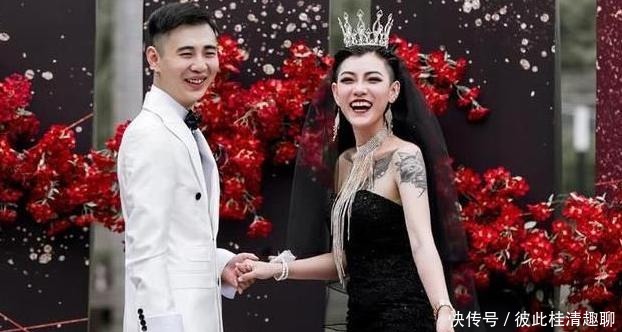 还记得火遍全网的“黑纱新娘”？结婚前霸气十足，结婚后判若两人