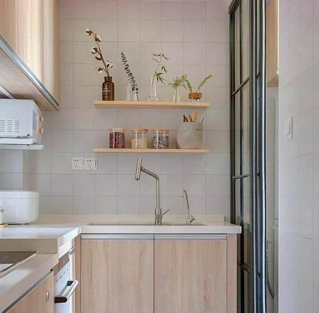 厨房|老婆坚持厨房装“隐形门”,完工后太实用餐厅更大气,晒晒