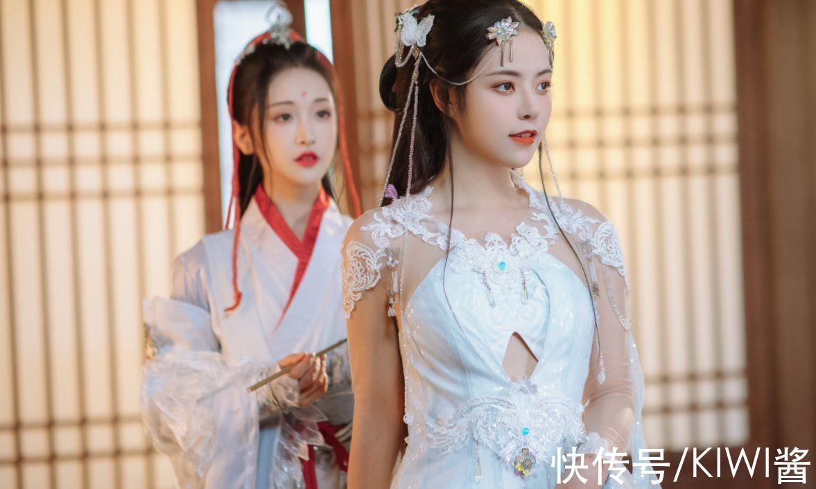 逆水寒|00后妹子因社恐500天不出门,玩cos后性情大变,竟成漫展女王?