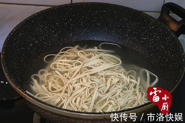 冬季当家菜,一块钱一斤,煮了一大锅,都喊没吃够,再来一锅,服
