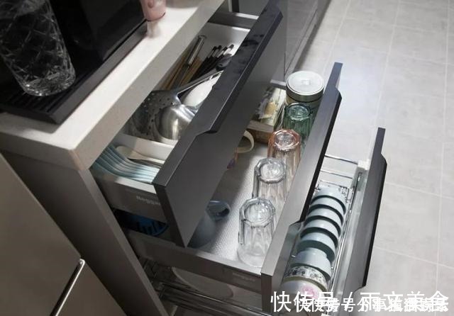 沙发|她家仅65㎡，收纳做到极致，每个空间都吸引着我，太美了！