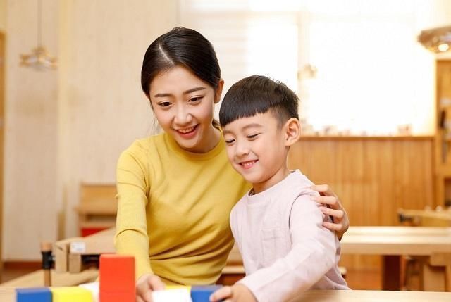 孩子|有男孩的家庭,妈妈在这3件事上越“舍得”,儿子将来越有出息